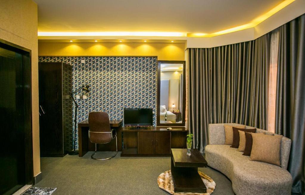 Tropical Daisy Hotel Dhaka Luaran gambar
